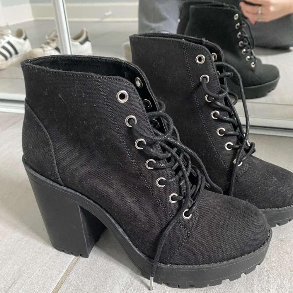 BLACK PLATFORM BOOTIES - Picture 2 of 5